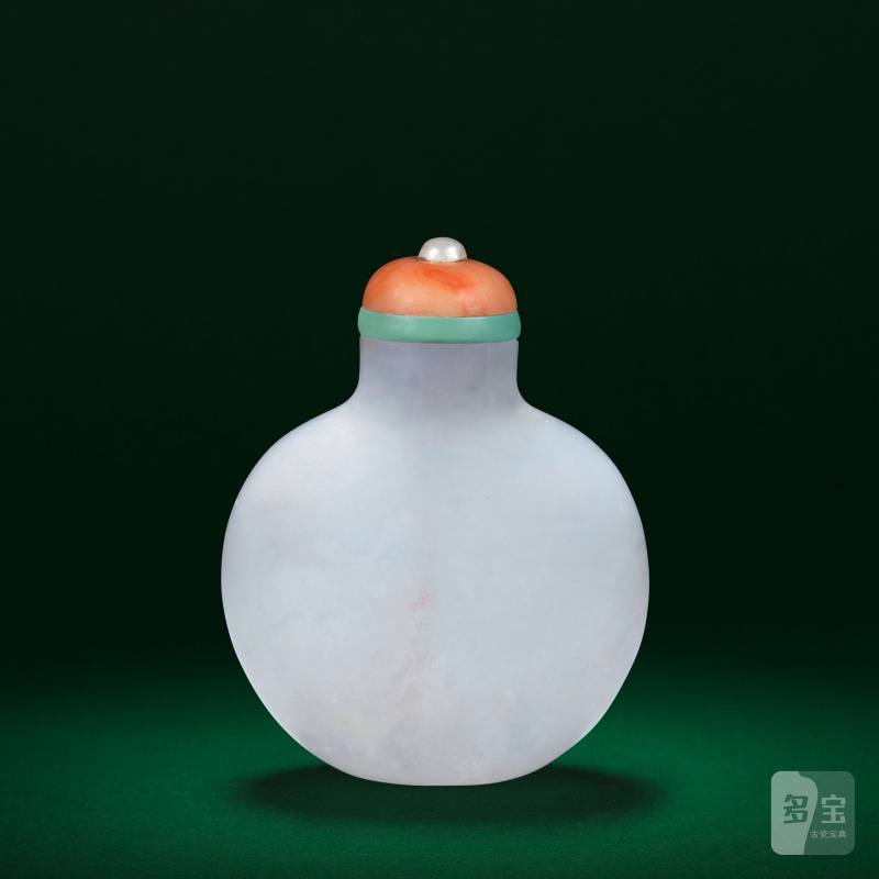 十八世紀 翡翠素面鼻烟壺 | A GREY JADEITE SNUFF BOTTLE